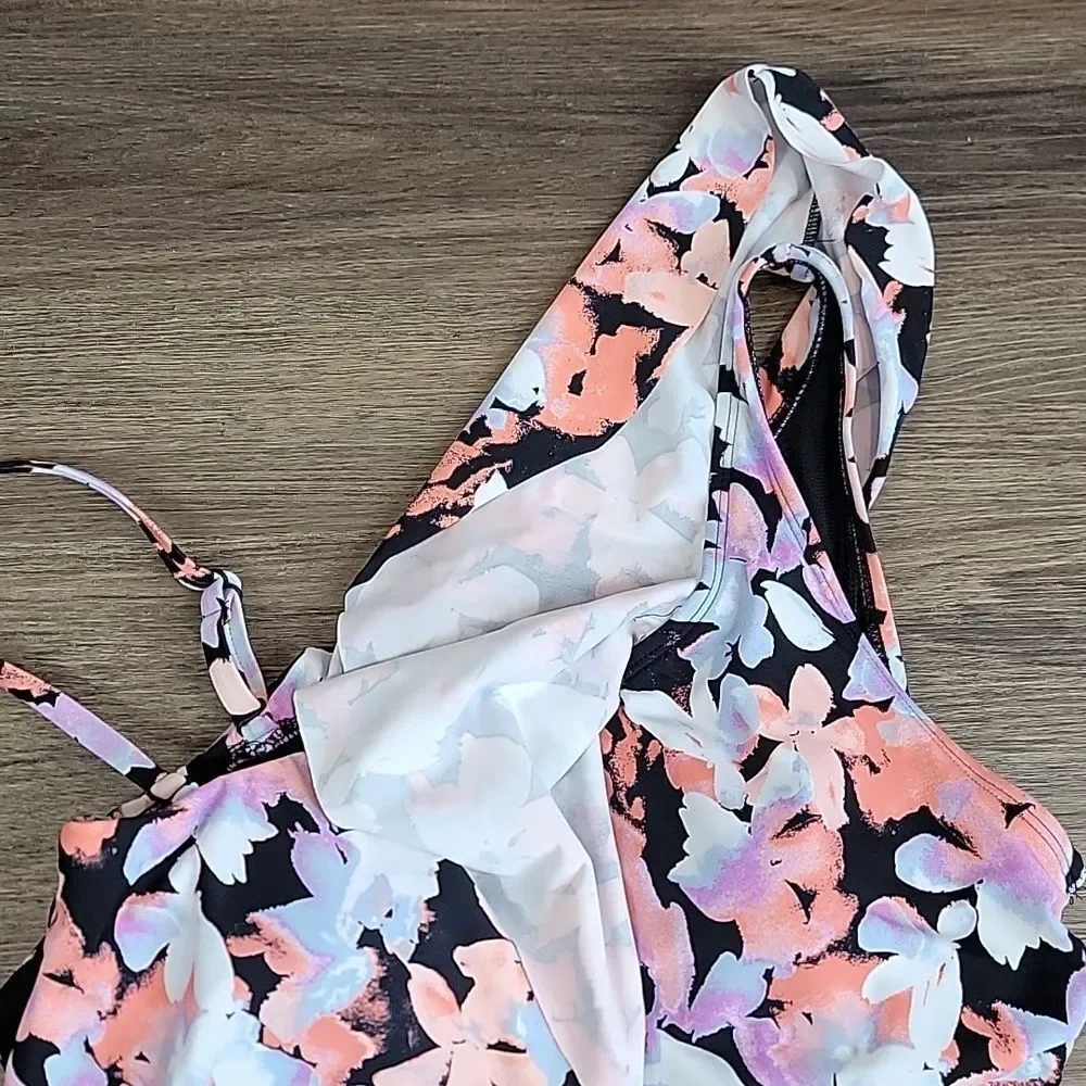Time and Tru One-Piece Watercolor Splash Floral Swimsuit Womens Size L